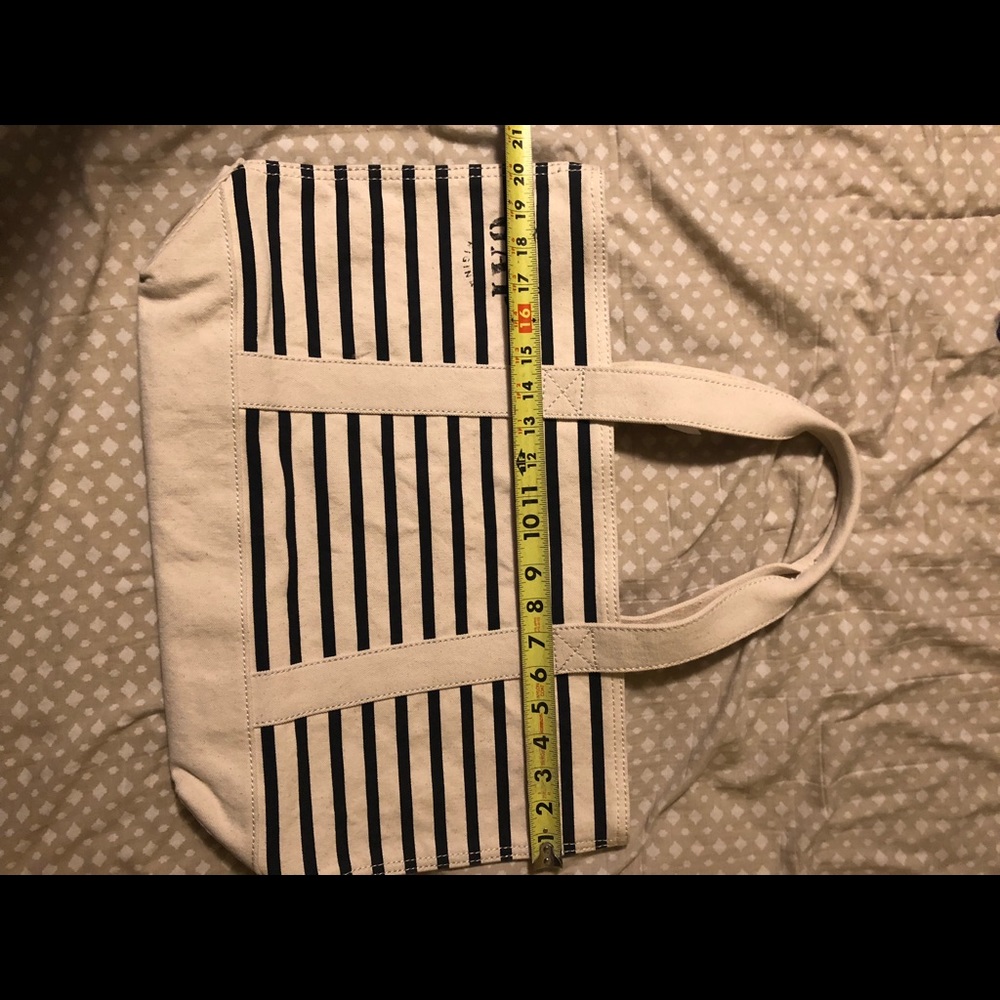 Gap Canvas Tote - Picture 4 of 6